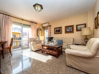 Pis a Perchel Norte. Piso en málaga centro de 3 dormitorios y garaje.