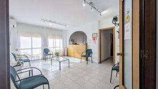 Pis en Puerto Deportivo. Piso en el centro de fuengirola con 4 dormitorios apto para cl�n