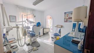 Pis a Puerto Deportivo. Piso en el centro de fuengirola con 4 dormitorios apto para clín