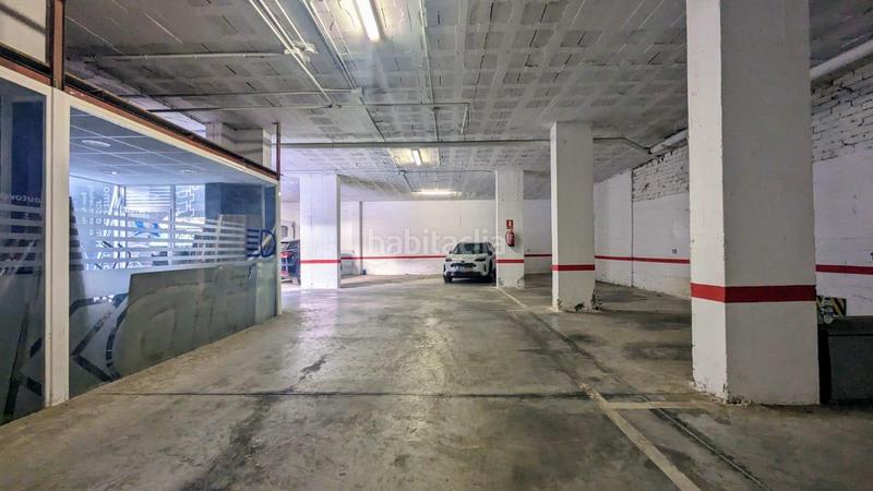 Foto f9266587-1240-43e8-938c-1a335ee3e306. Parking coche se vende una buena plaza de garaje en el centro de Los Boliches en Fuengirola