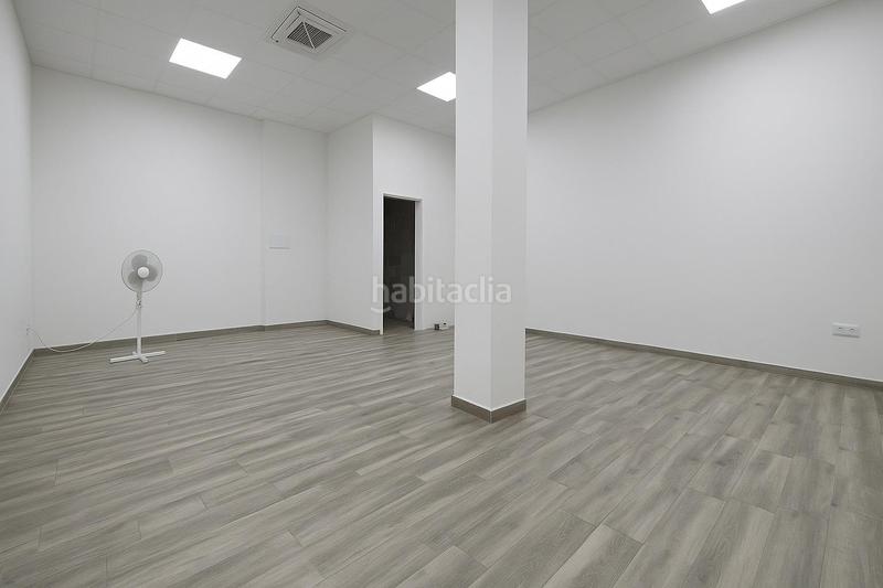 Foto 6dc0fbd9-22da-4902-8cde-e077f5a2c63a. Alquiler local comercial se alquila local en el centro en Fuengirola