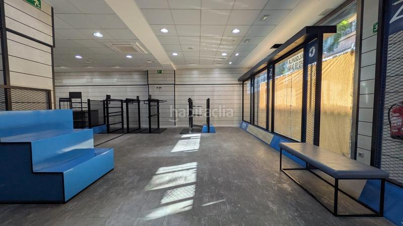 Foto c988db76-38bc-49ca-8ff0-d3f903a35957. Alquiler local comercial gran local de alquiler en Fuengirola