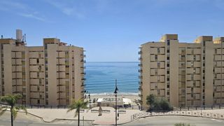 Piso en Las Gaviotas - Carvajal. Segunda linea de playa con vistas al mar en fuengirola!!