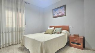 Planta baja en Playa de los Boliches. Venta de piso en los boliches, fuengirola 2 dormitorios a 200m d