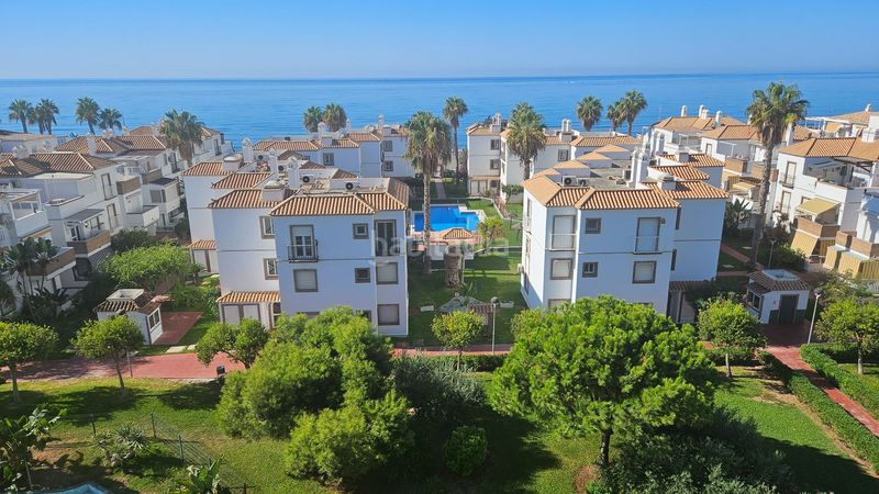 Foto 6a8a691e-538c-4b88-8944-1f8385c6a310. Apartamento en Laguna Beach Torrox