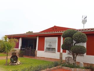 Xalet en El Higuern. Chalet independiente en la zona de villarubia