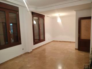 Lloguer Casa aparellada a Casco Histórico  - Ribera - San Basilio. Casa en casco historico