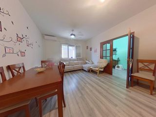 Reihenhaus in Villafranca de Córdoba. Adosado en venta en villafranca de cordoba, 5 dormitorios.