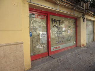 Local Comercial en Calle alcalde cruz ceballos 6. Local comercial, en ciudad jardín, con licencia de apertura de t