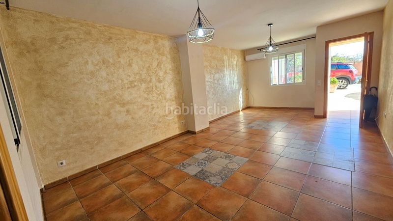 Foto c78c45bf-3da6-4d45-a527-7fbe9fa3f2c8. Casa adosada vivienda adosada en la victoria córdoba en Victoria (La)