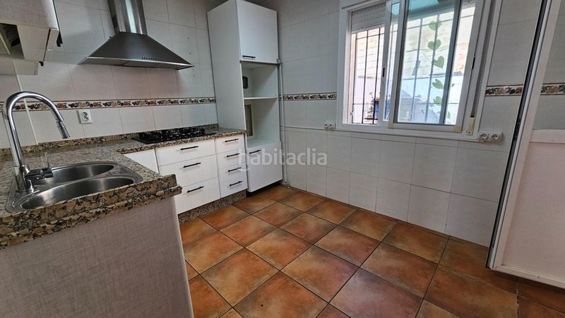Foto f2a4a43a-63ae-4aba-9a79-49a262b70021. Casa adosada vivienda adosada en la victoria córdoba en Victoria (La)