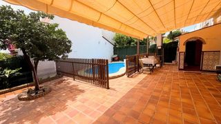 Chalet en El Brillante -El Naranjo - El Tablero. Amplia casa junto la asomadilla con piscina propia