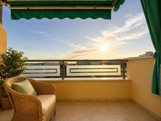 Flat  Maria malibran 1. Piso con terraza y vistas despejadas, piscina, garaje y trastero