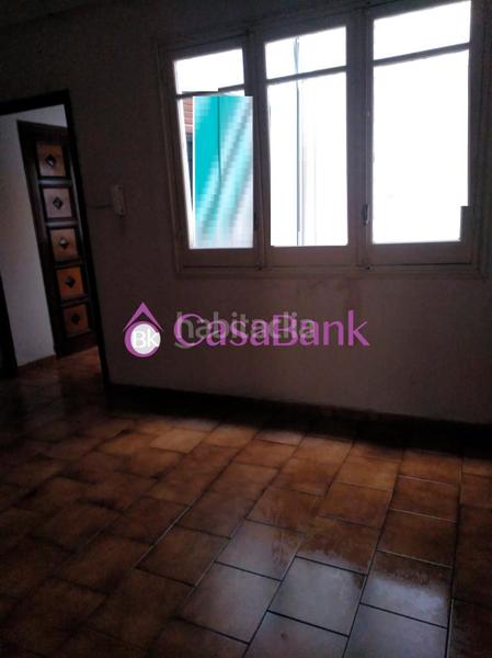 Foto aa43343a-0bb0-4e38-8c53-4b77a125f397. Piso ref, 2849 zona pleno Centro. ubicacion inmejorable . con 8 balcones a la calle, extraordinario piso exterior para reformar a su g en Córdoba