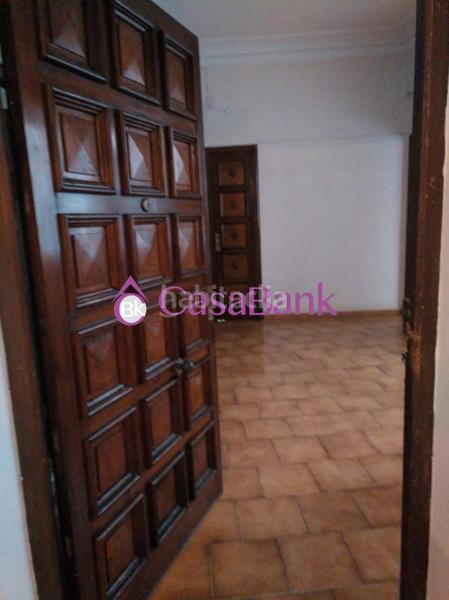 Foto e421a291-28b9-425a-9343-c4f5df193672. Piso ref, 2849 zona pleno Centro. ubicacion inmejorable . con 8 balcones a la calle, extraordinario piso exterior para reformar a su g en Córdoba
