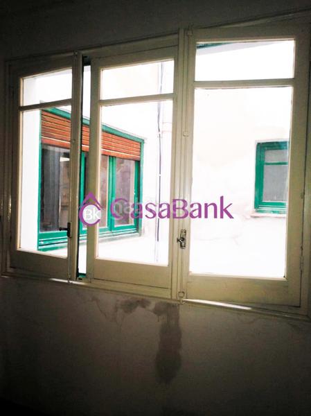Foto fe1be80d-7316-4ef3-a7eb-653bc2c5dafe. Piso ref, 2849 zona pleno Centro. ubicacion inmejorable . con 8 balcones a la calle, extraordinario piso exterior para reformar a su g en Córdoba