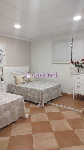 Foto 4e35eca8-baca-47bc-b99f-e41fd6175112. Casa ref. 27085 exclusiva propiedad con dos viviendas independientes, piscina y amplias zonas de ocio descubre esta magnífica parcela en Córdoba