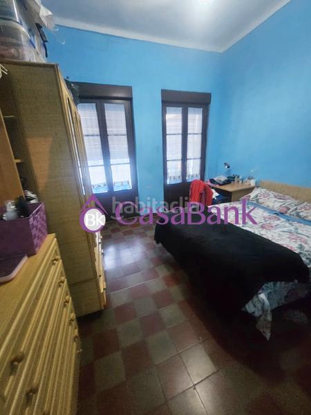 Foto d8b47cd3-8f7b-4ec7-ac24-acafcae5d63e. Casa ref.27385, zona proxima a la ribera . con cochera incluida en el precio en otro edificio . casa de tres plantas ,200 m2 construid en Córdoba