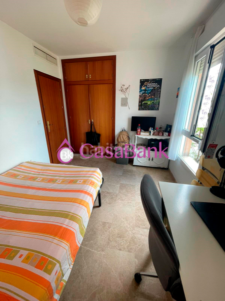 Foto 32d9ec9e-e9fb-4ddc-ba10-7cb139e28bf9. Piso ref. 27587 zona junto a la estacion de autobuses. piso exterior de vpo. con terraza , cochera y trastero incluidos en el precio, 1 en Córdoba