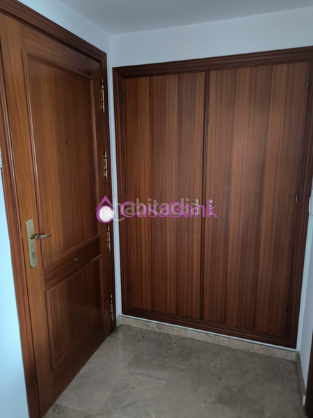 Foto 744ef2fe-7d6d-491b-86a0-7b9968fec26a. Piso ref. 27587 zona junto a la estacion de autobuses. piso exterior de vpo. con terraza , cochera y trastero incluidos en el precio, 1 en Córdoba