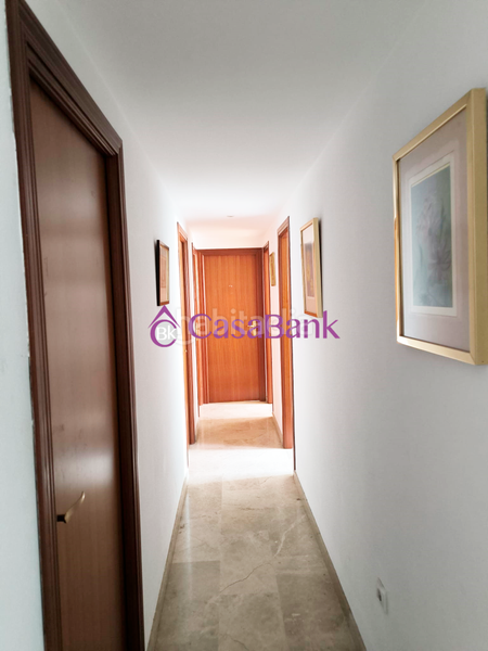 Foto d7681c1a-a6d9-412c-8a64-fff298ee5362. Piso ref. 27587 zona junto a la estacion de autobuses. piso exterior de vpo. con terraza , cochera y trastero incluidos en el precio, 1 en Córdoba