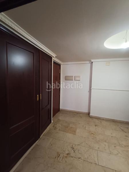 Foto 512ba9fd-576d-4c2e-bbf0-f671dacf7dcc. Piso ref. 27849 zona ollerias. en una ubicacion extraordinaria. magnifico y superamplio piso exterior a la misma avenida, bien conserva en Córdoba