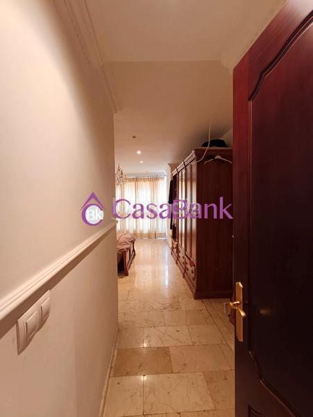 Foto f7a5294b-9142-48ad-b717-299b23be5266. Piso ref. 27849 zona ollerias. en una ubicacion extraordinaria. magnifico y superamplio piso exterior a la misma avenida, bien conserva en Córdoba