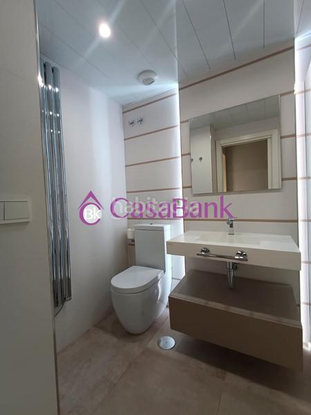 Foto 5f844fa2-44f3-469c-b282-73e49b4fdefc. Piso ref. 27869 zona hipercor. precioso y espectacular piso exterior seminuevo(año 2020), en urbanizacion con jardines, piscina y bicic en Córdoba