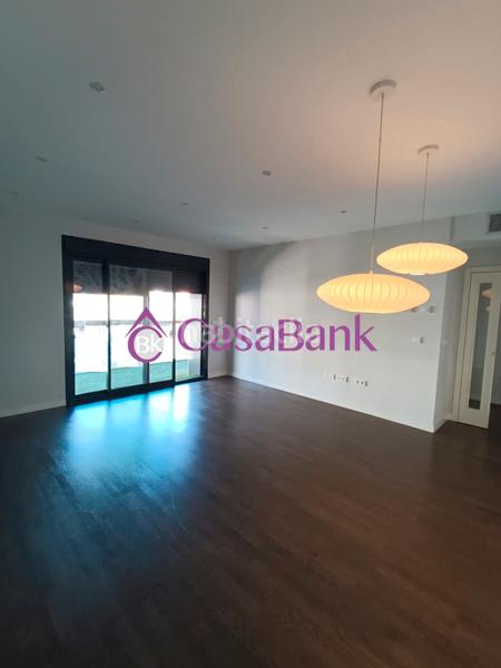 Foto a68e7c5f-876d-4e9c-bea3-d2b937bfd36c. Piso ref. 27869 zona hipercor. precioso y espectacular piso exterior seminuevo(año 2020), en urbanizacion con jardines, piscina y bicic en Córdoba