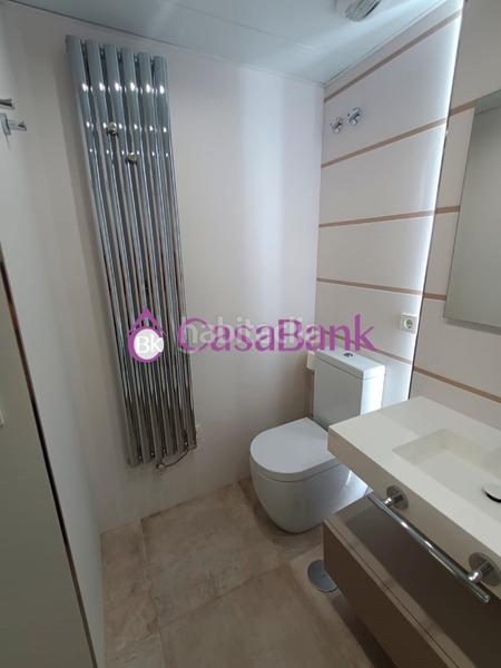 Foto cb54aeda-5331-4a88-94d6-5c6d0beadc0a. Piso ref. 27869 zona hipercor. precioso y espectacular piso exterior seminuevo(año 2020), en urbanizacion con jardines, piscina y bicic en Córdoba