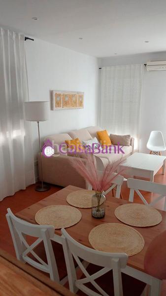 Foto db50f894-2ab5-497c-8429-5767b8fd21a5. Piso ref. 27733 zona junto a la corredera. precioso piso exterior completamente reformado y amueblado en primera planta sin ascensor, c en Córdoba