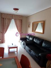 Rent Flat in Santa Rosa - Valdeolleros. Ref. 25022 con entrada por pleno vial y exterior a zona mas tran