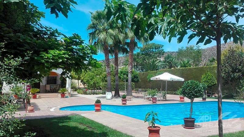 Foto e8143fb8-52ba-4105-989a-e3814f775f0d. Casa amb piscina a Las Vegas - Campoaras Lucena