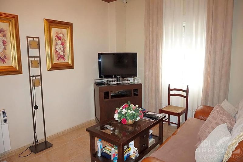 Foto c2b45dab-f02b-4cfe-bfd9-dafb886901d4. Casa en Centro Lucena