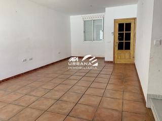 Casa  Calle san juan de avila. La vivienda tiene una superficie aproximada de 102,65 m² y const