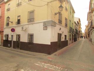 Local commercial  Calle peñuelas. Bar en esquina listo para funcionar