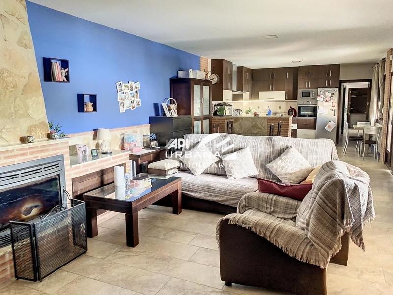 Foto 2996fd82-f30f-4b53-b117-96ead35bf437. Casa amb piscina a Poleares Lucena