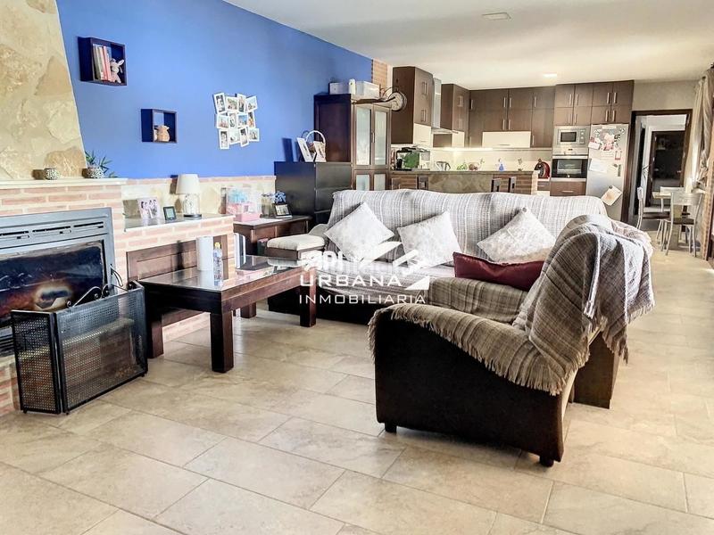 Foto 54108360-ec23-4c64-9585-96747eae1a7f. Casa amb piscina a Poleares Lucena