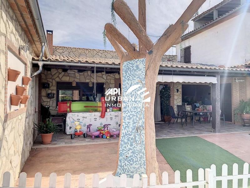Foto f562104c-3a0d-4152-88b0-c368494dc2c2. Casa amb piscina a Poleares Lucena