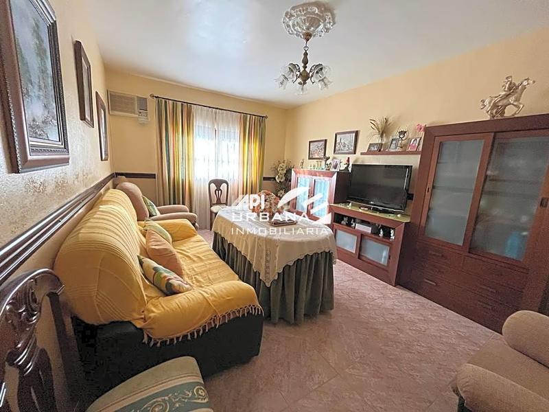 Foto 3a914d8c-a1e7-4f50-a733-3b56d3f7cd0c. Casa amb aparcament a Navas del Selpillar Lucena