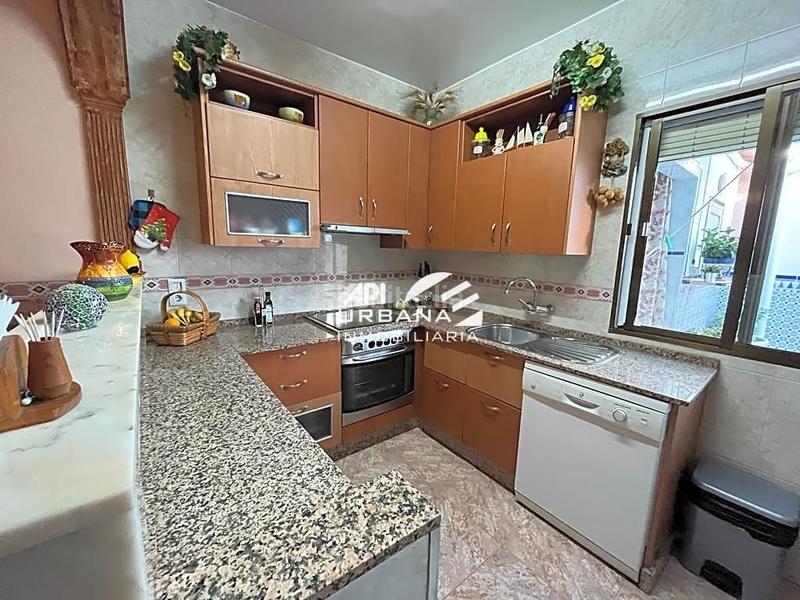 Foto 5bf8fa37-b4ea-4c55-a688-257f2e8b1013. Casa amb aparcament a Navas del Selpillar Lucena