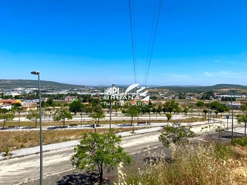 Foto 276b8f76-0e6b-4526-b5ae-b379155f097d. Terreno residencial terreno destinado a uso residencial, directamente edificable para la promoción de viviendas o de naves industriales. situado en un en Lucena