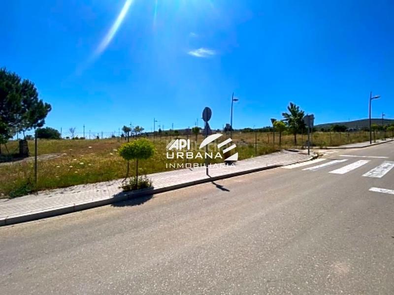 Foto d0813f52-2c86-45cd-8913-cd2a0358bb44. Terreno residencial terreno destinado a uso residencial, directamente edificable para la promoción de viviendas o de naves industriales. situado en un en Lucena