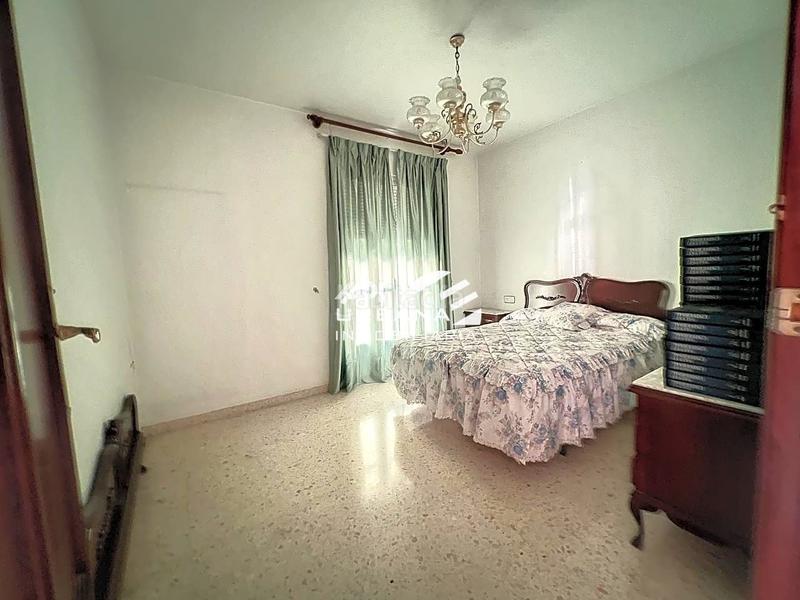 Foto 99c80ce2-88fe-47f3-a9ed-4228c21cbbc2. Casa amb aparcament a San Francisco Lucena