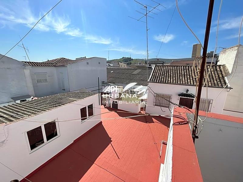 Foto bdaf1242-2c88-49bf-8615-7c1a2ff037bf. Piso en Centro Lucena