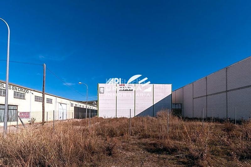 Foto 3c6706c2-6ec2-4edd-aced-535780854b9e. Bâtiment à usage industriel dans El Valle Lucena