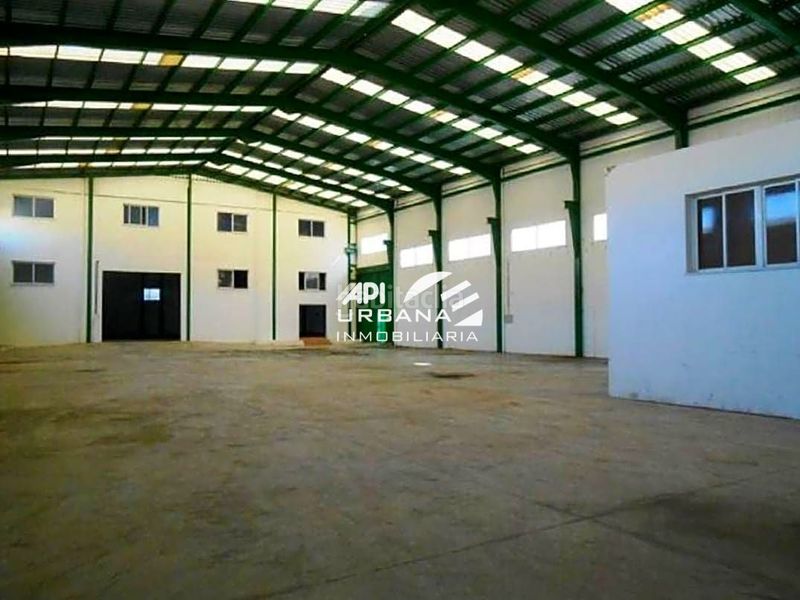 Foto 06a3bbb5-42a6-44e2-834f-57f2343d70ff. Nave industrial en El Valle Lucena