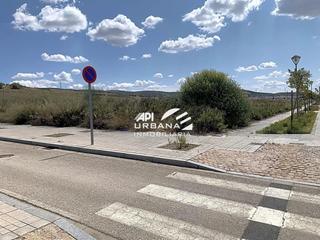 Terreny residencial  Avenida miguel cuenca valdivia. Venta de tres suelos urbanos situados en la plaza del ruiseñor,