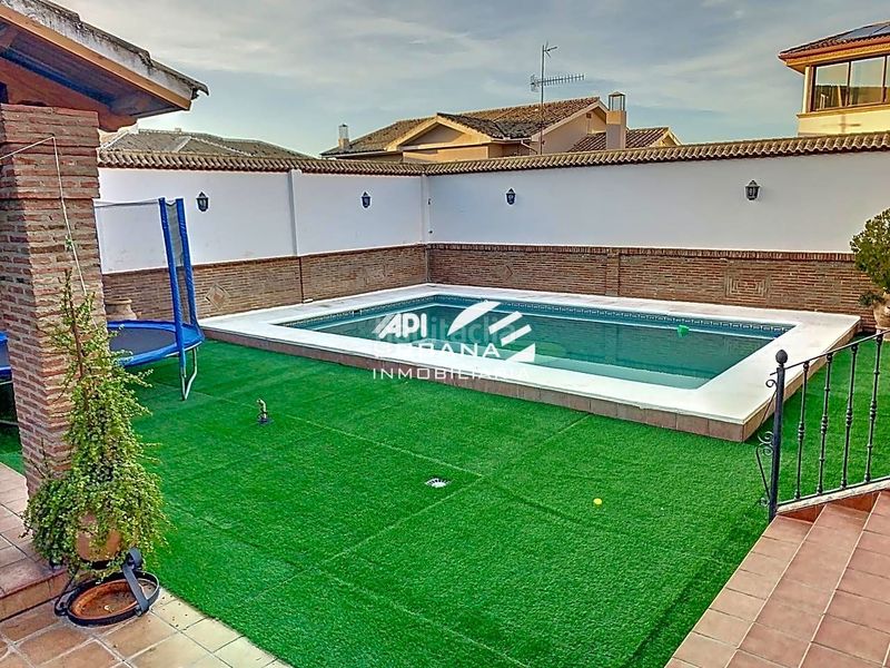 Foto 5bb9d566-751e-4c7c-9b84-6ec0b540962d. Casa amb piscina a El Carmen - La Barrera Lucena