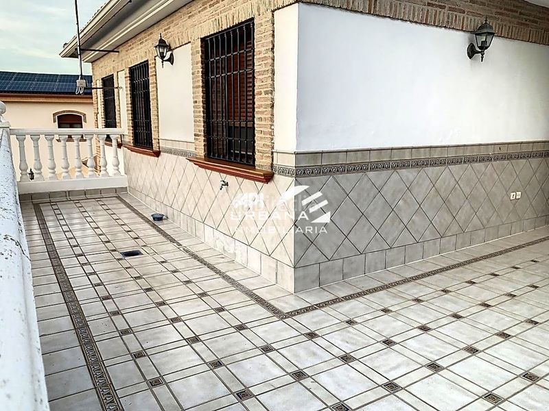 Foto 602f9f43-a98d-401a-8a01-6820c1668bac. Casa amb piscina a El Carmen - La Barrera Lucena